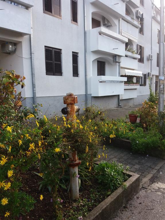 Apartment Knez Kotorska ティヴァト エクステリア 写真